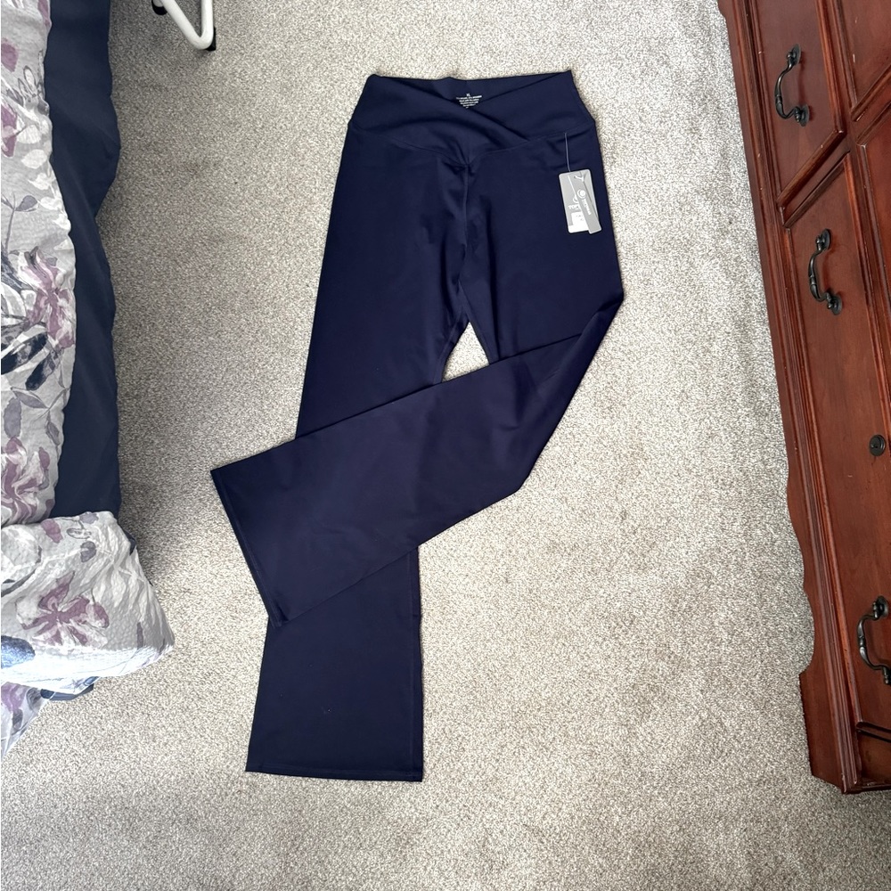 Crossover bootleg yoga pants size XL